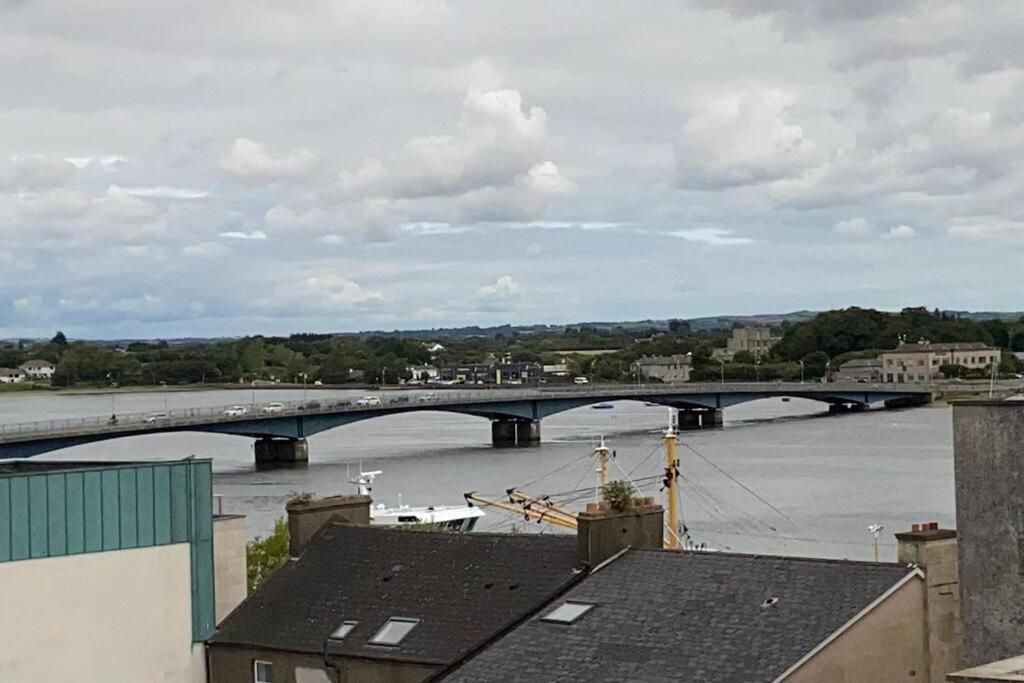 Vera'S Penthouse Wexford Exterior photo