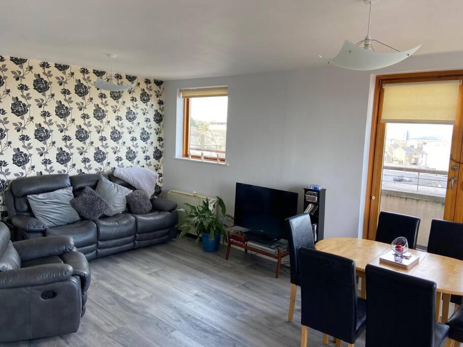 Vera'S Penthouse Wexford Exterior photo