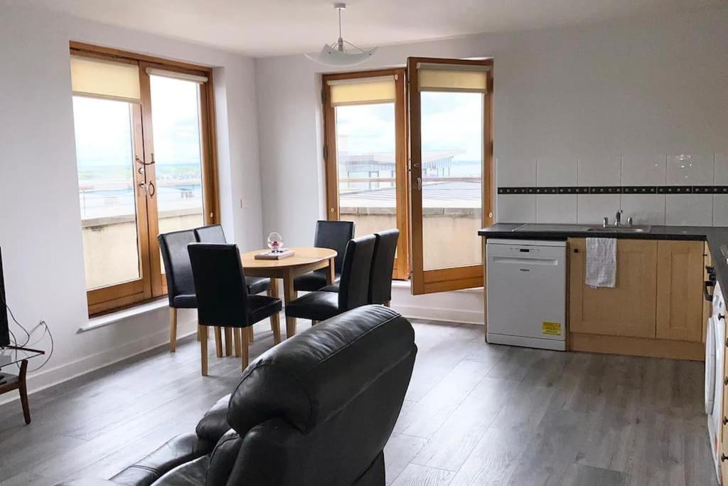 Vera'S Penthouse Wexford Exterior photo